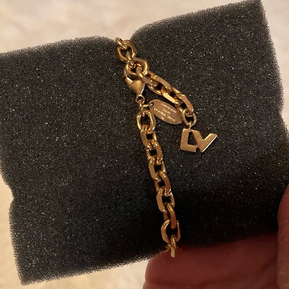 Louis Vuitton Bracelet - Picture 11 of 15